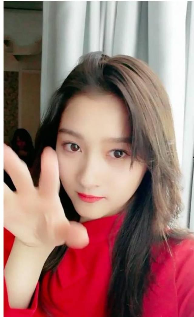 www国产初中自拍视频,青春校园的私密角落