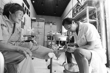 国产修脚工视频,揭秘国产修脚工的精湛技艺与传承之路