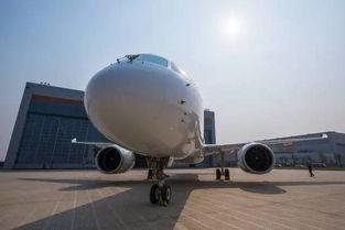 国产飞机训练视频,翱翔蓝天，铸就飞行新篇章